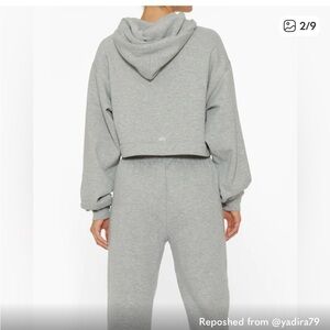 ALO Yoga Cropped Hoodie in Heather Gray